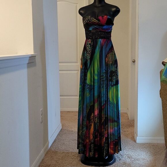 SPEECHLESS FORMAL MULTI-COLOR FLOOR LENGTH DRESS - Picture 13 of 15